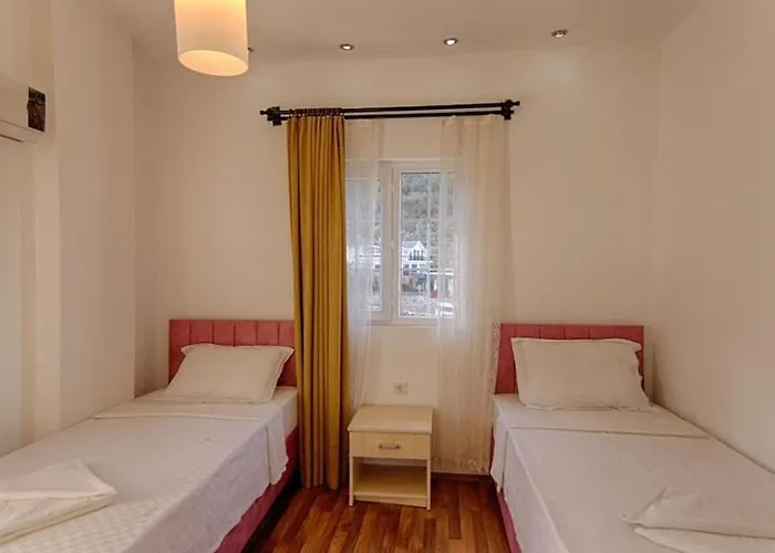 Detached With Private Pool In Oeluedeniz, فيلة