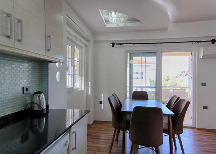 Detached With Private Pool In Oeluedeniz, 别墅 *