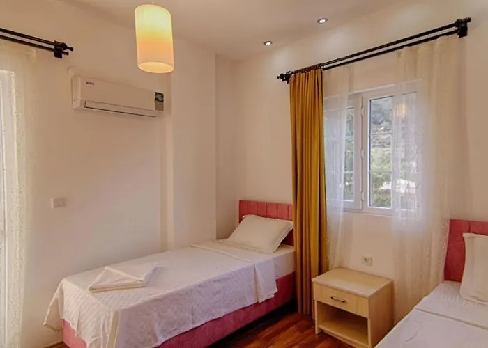 Detached With Private Pool In Oeluedeniz, 别墅 *