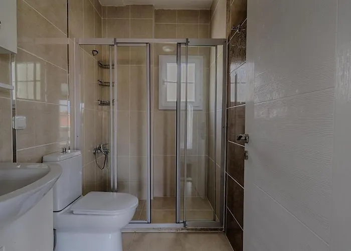 Detached With Private Pool In Oeluedeniz,