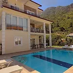 Detached With Private Pool In Oeluedeniz, 빌라 *