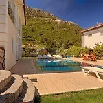 빌라 Detached With Private Pool In Oeluedeniz,