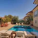 Detached With Private Pool In Oeluedeniz, * 페티예