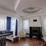빌라 Detached With Private Pool In Oeluedeniz,
