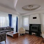 Detached With Private Pool In Oeluedeniz, 빌라