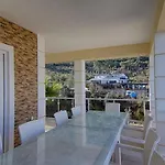 Willa Detached With Private Pool In Oeluedeniz,