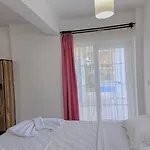 Detached With Private Pool In Oeluedeniz, 페티예