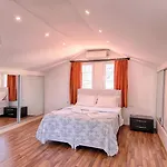 Detached With Private Pool In Oeluedeniz, 빌라 페티예