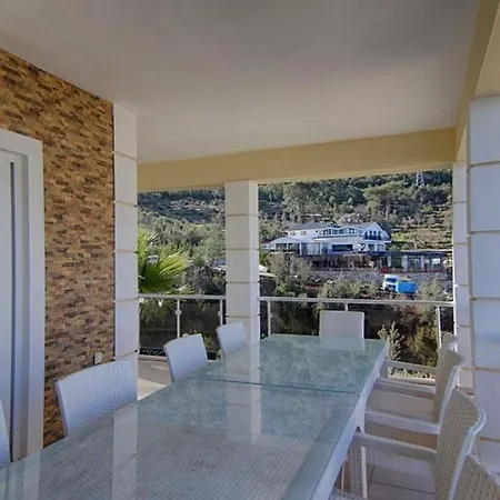 Willa Detached With Private Pool In Oeluedeniz,