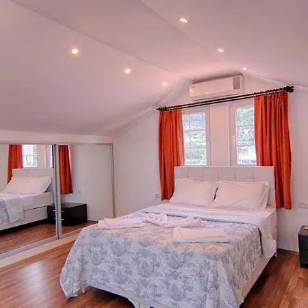 Willa Detached With Private Pool In Oeluedeniz,