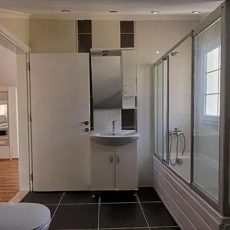 Detached With Private Pool In Oeluedeniz, Villa *