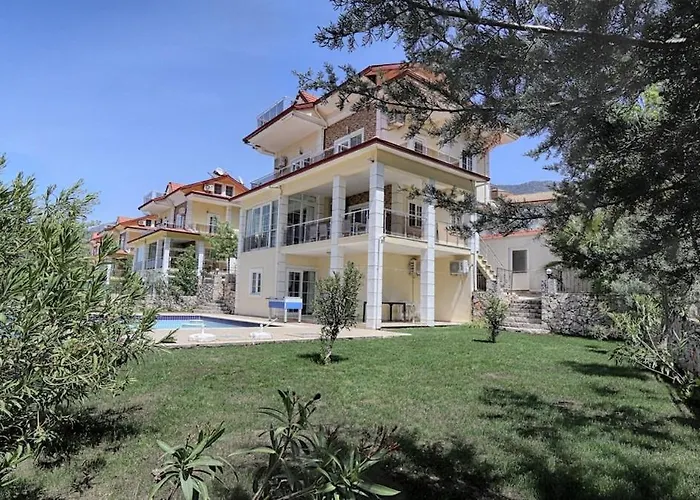 Detached With Private Pool In Oeluedeniz, Villa