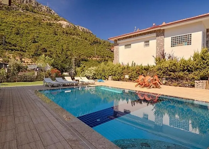 Detached With Private Pool In Oeluedeniz, Villa