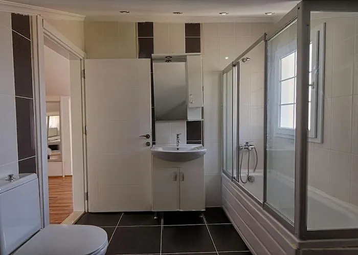 Detached With Private Pool In Oeluedeniz, Villa *