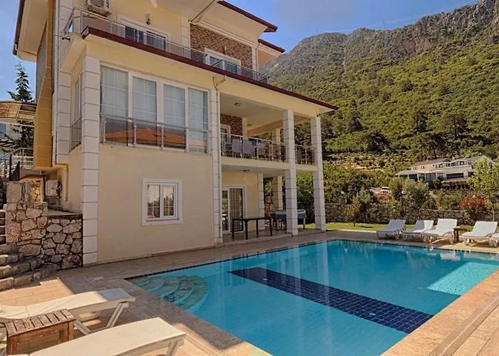 Detached With Private Pool In Oeluedeniz, Villa *